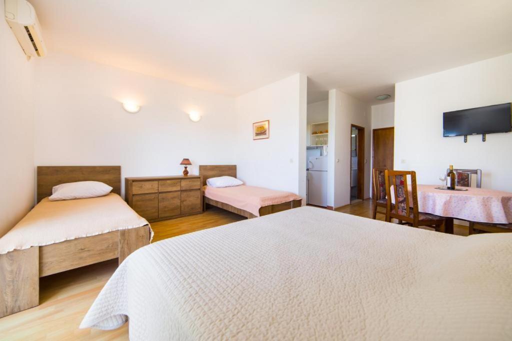 Apartments Slavena Gradac  Buitenkant foto