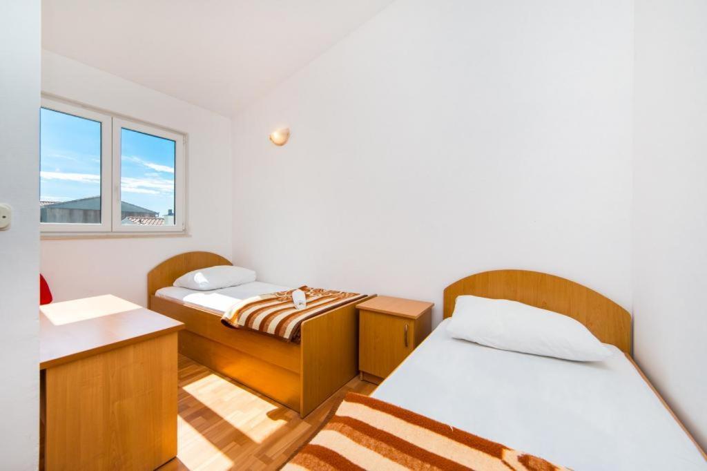 Apartments Slavena Gradac  Buitenkant foto